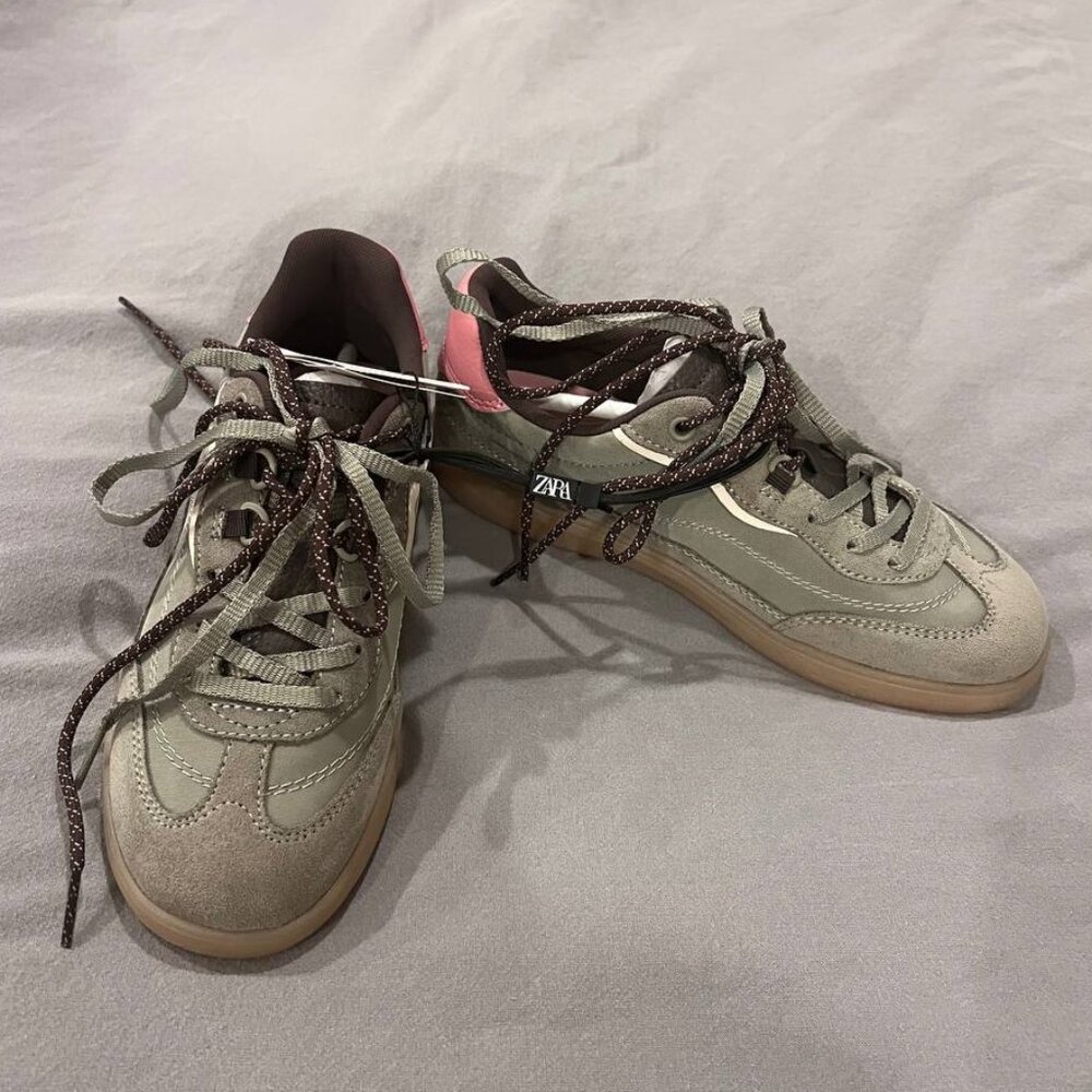NWT Zara CONTRAST TRAINERS in khaki green (Trend 2026)